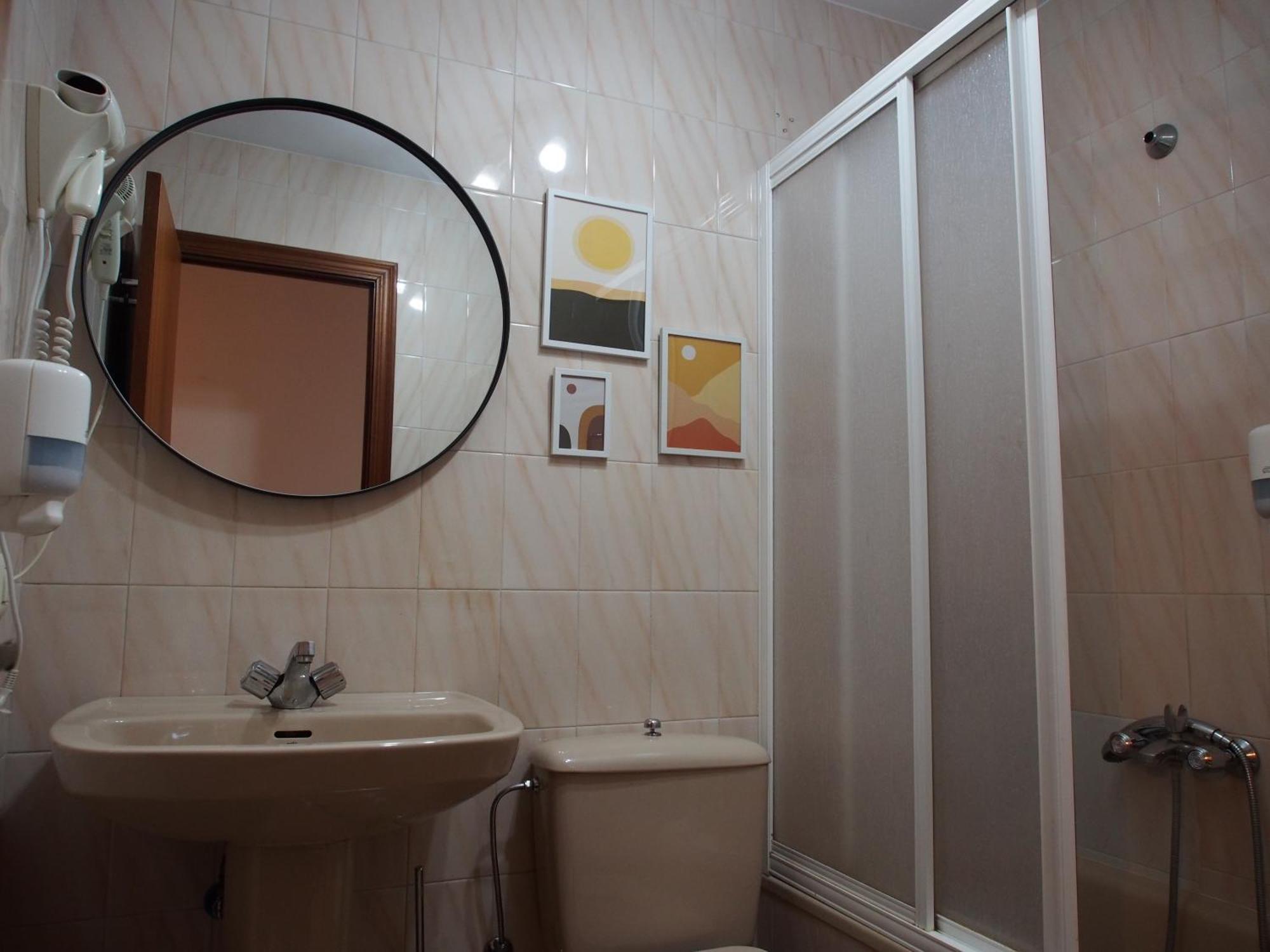 אספינמה Hostal Remona מראה חיצוני תמונה