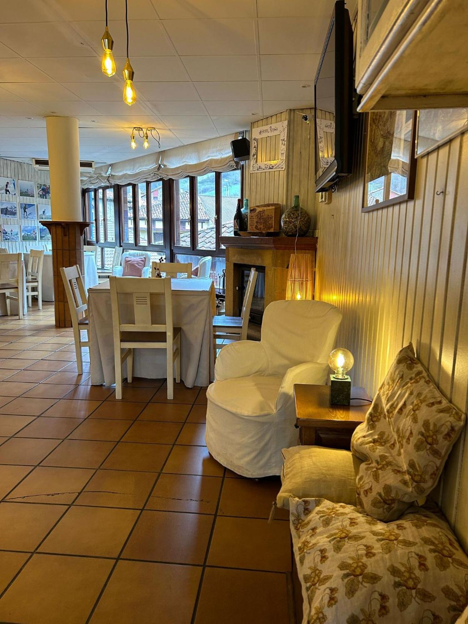 אספינמה Hostal Remona מראה חיצוני תמונה