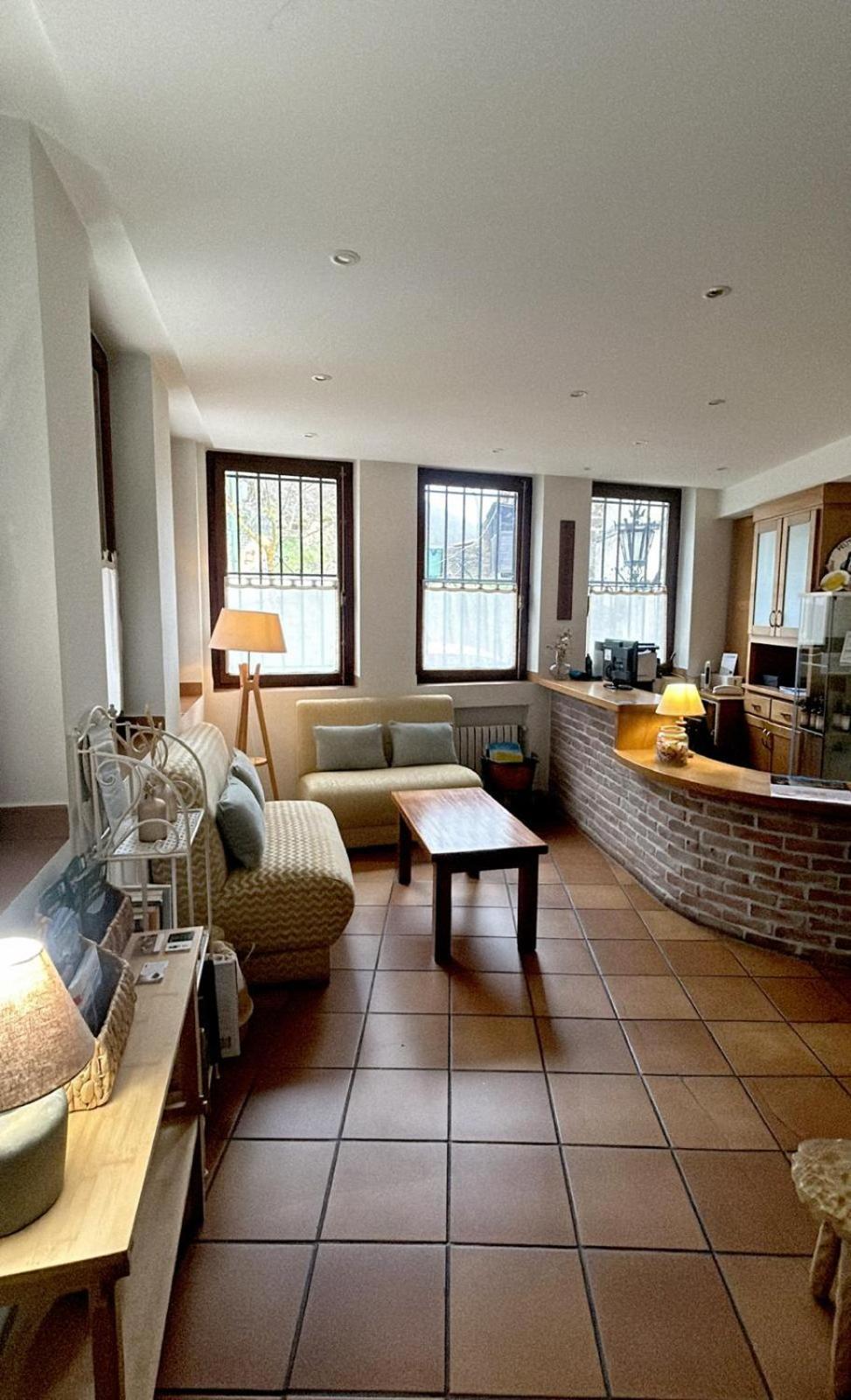 אספינמה Hostal Remona מראה חיצוני תמונה
