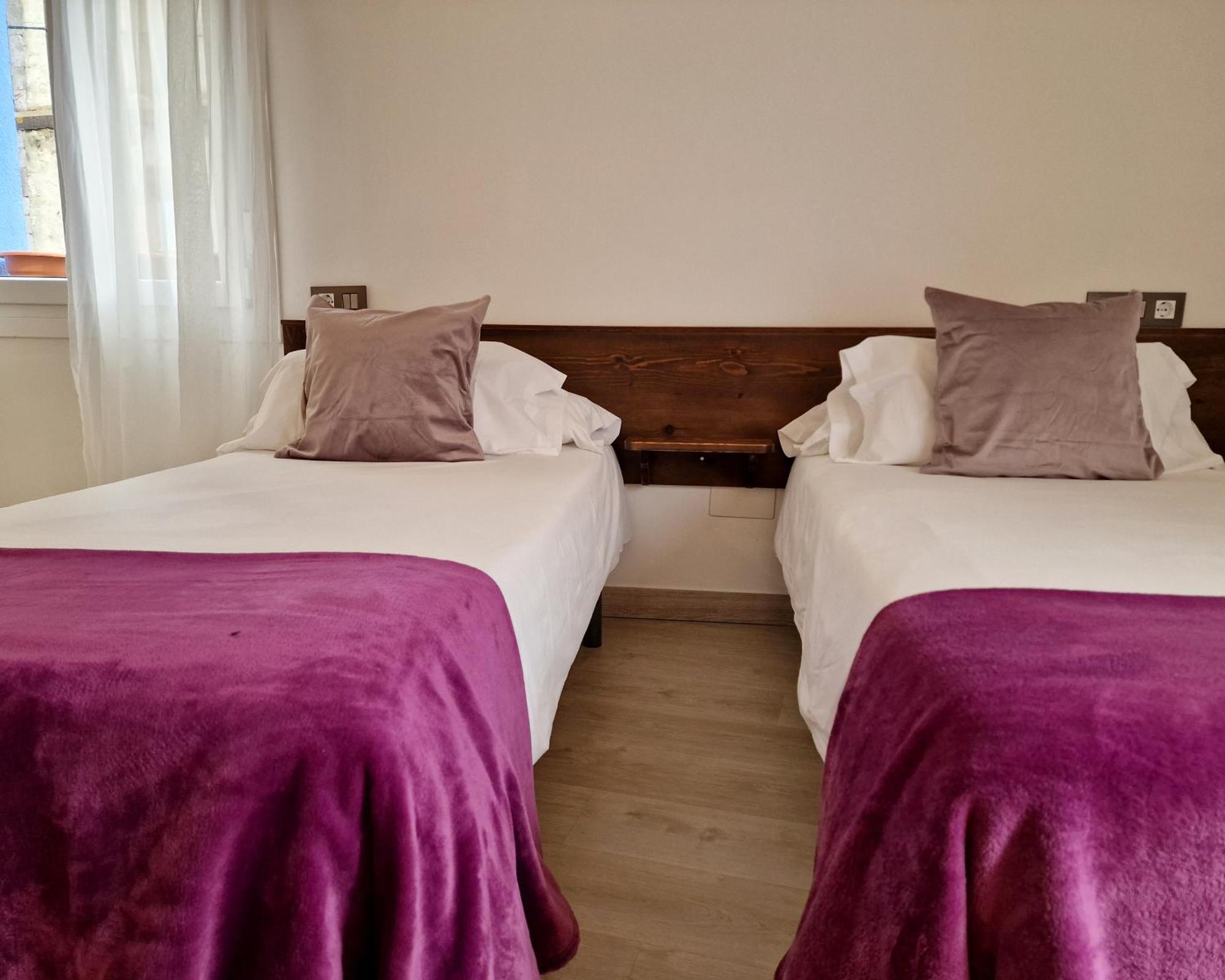 אספינמה Hostal Remona מראה חיצוני תמונה