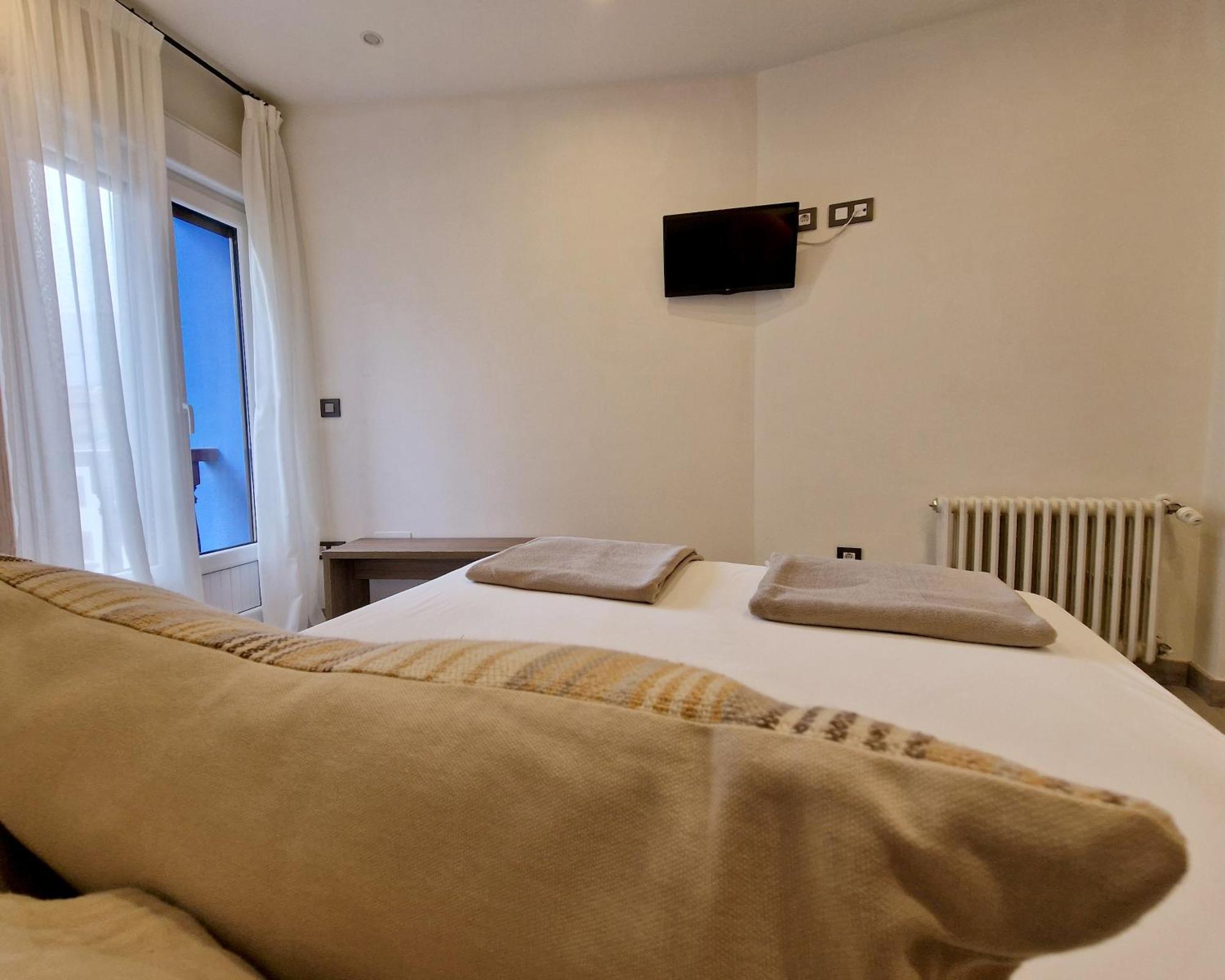 אספינמה Hostal Remona מראה חיצוני תמונה