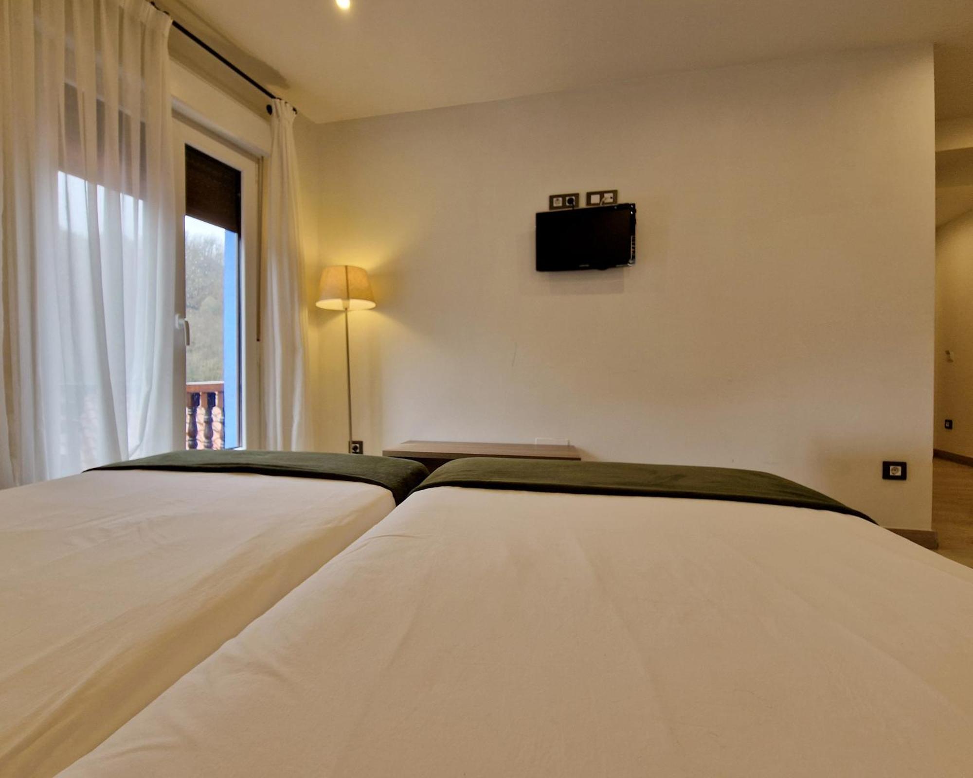 אספינמה Hostal Remona מראה חיצוני תמונה