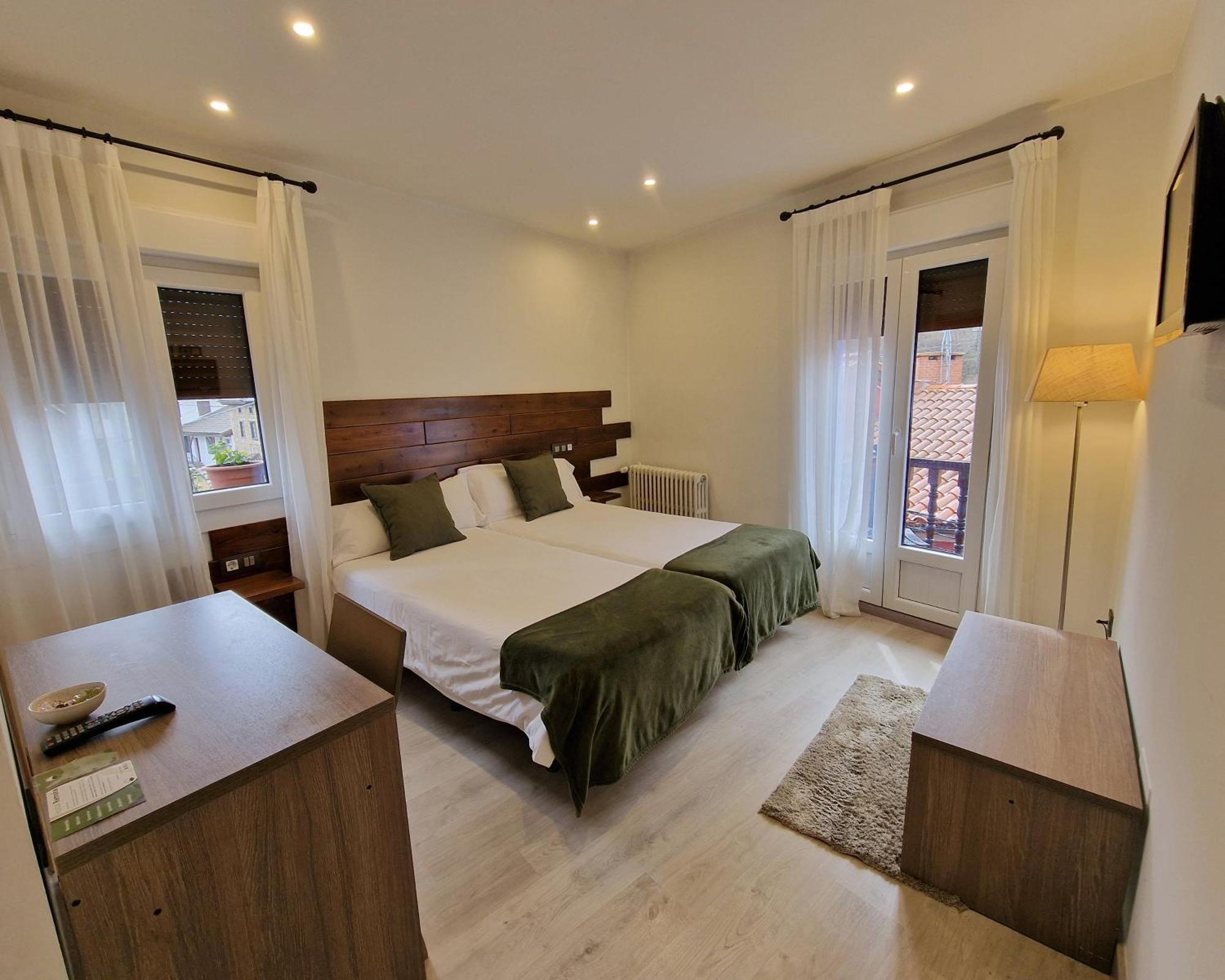 אספינמה Hostal Remona מראה חיצוני תמונה