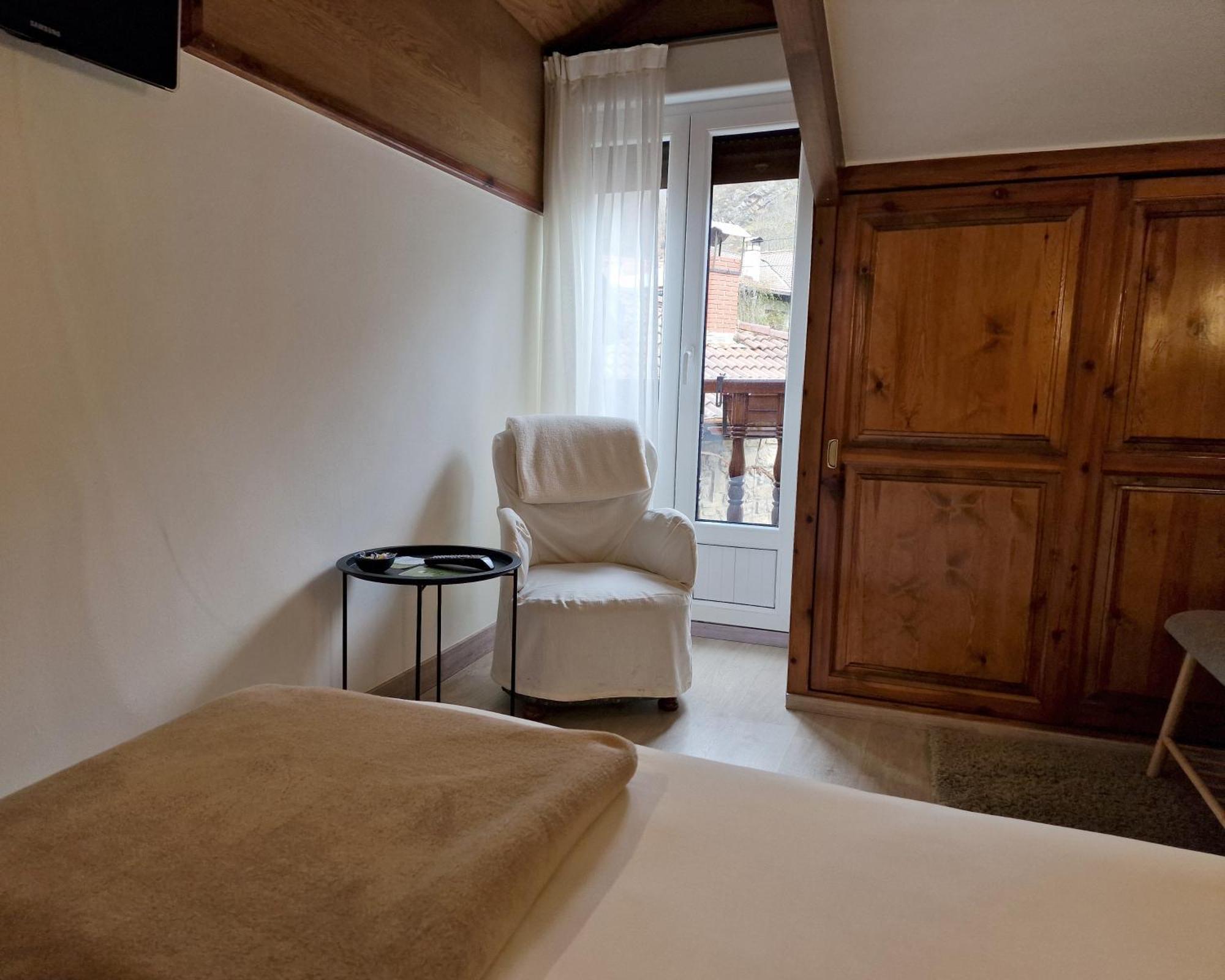 אספינמה Hostal Remona מראה חיצוני תמונה