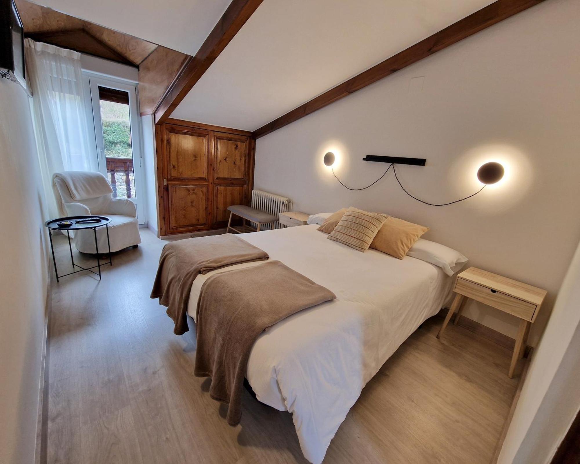 אספינמה Hostal Remona מראה חיצוני תמונה