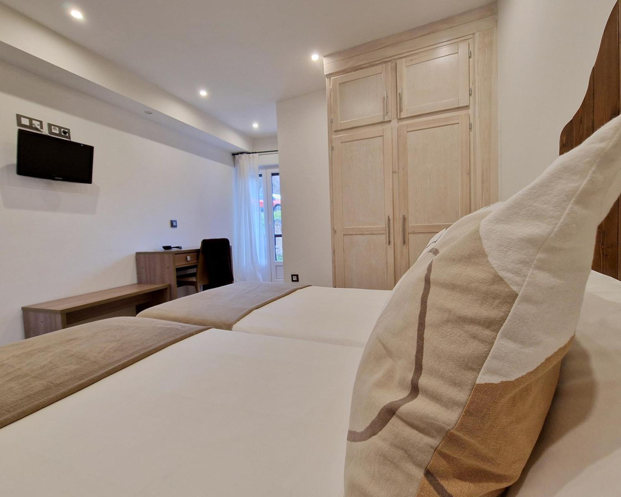 אספינמה Hostal Remona מראה חיצוני תמונה