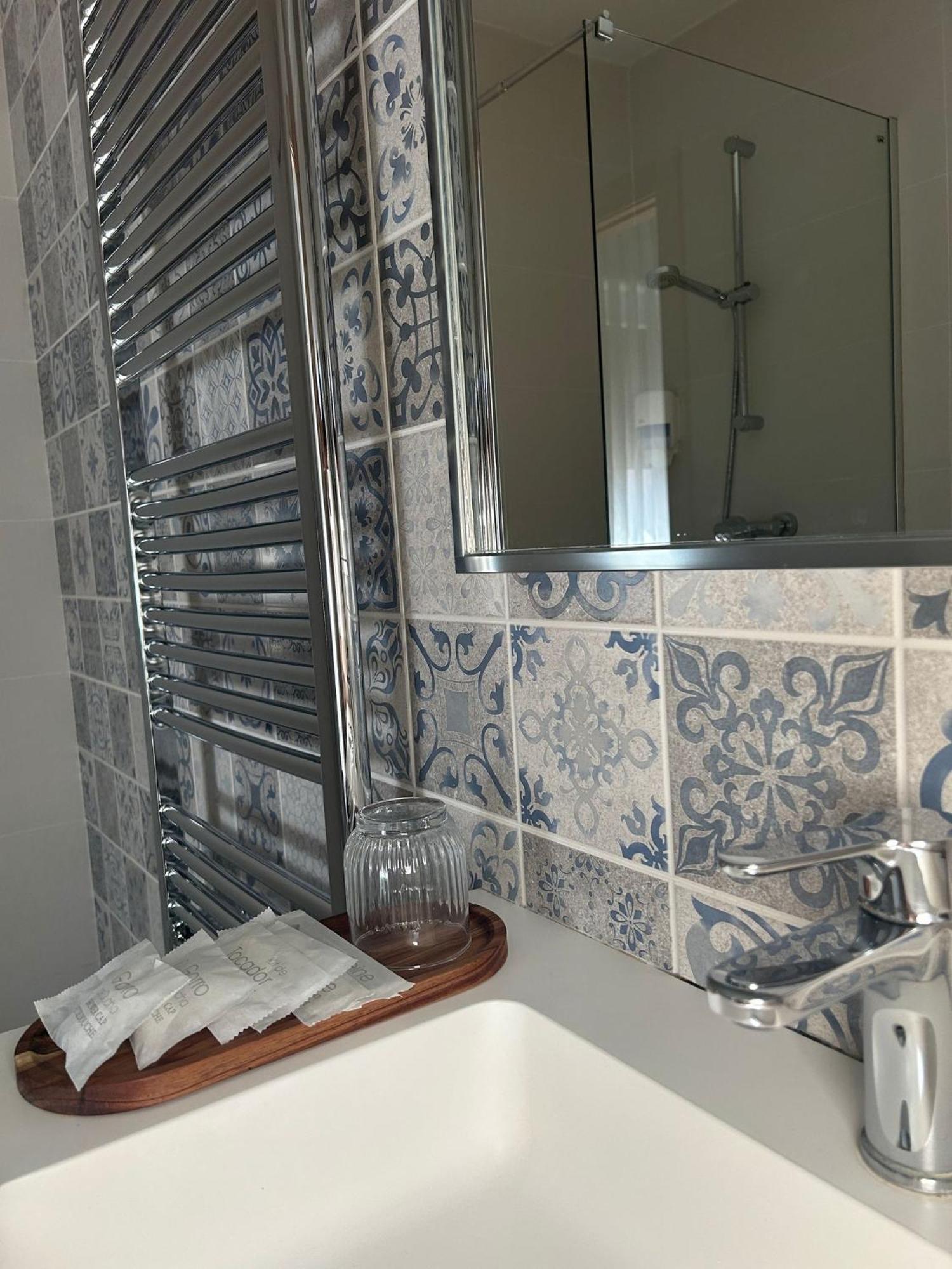 אספינמה Hostal Remona מראה חיצוני תמונה